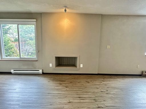 Building Photo - Location, Location, Location! 2-bed Ballar...
