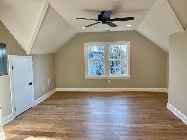 Building Photo - 308 Cooper St