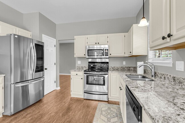 Building Photo - Coastal Convenience in the Heart of Mount Pleasant