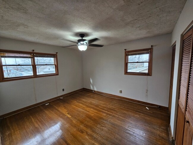 Building Photo - 621 William St