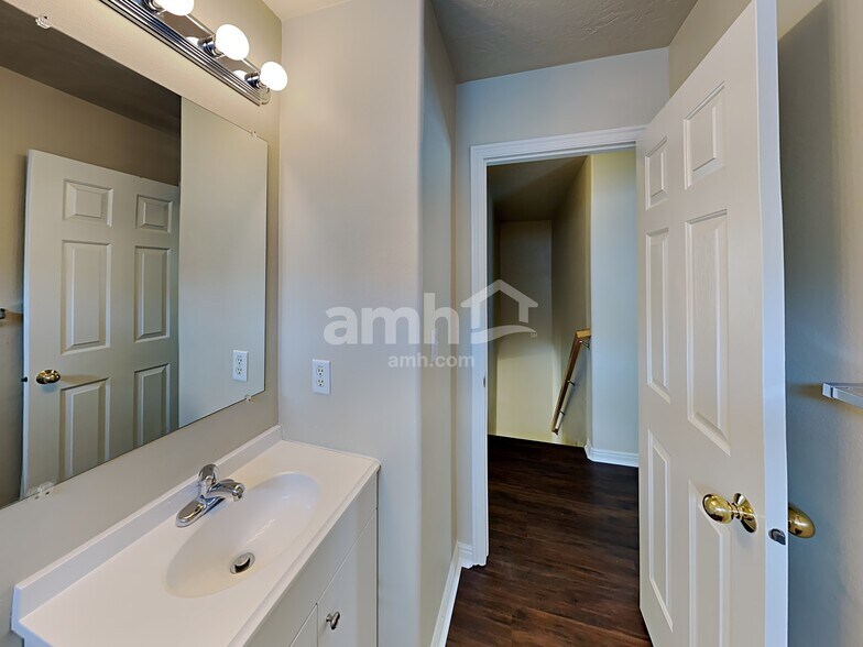 Building Photo - 2254 Orchard Way