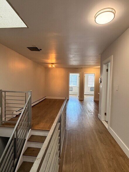 Building Photo - 821 Madison St