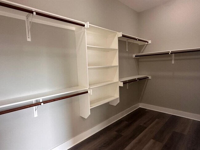 Building Photo - 368 Nene Ln