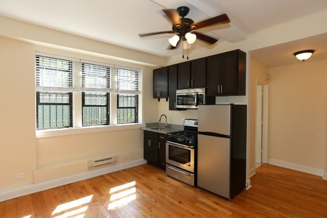 Building Photo - 4747 N Hermitage Ave