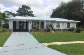 Building Photo - 202 SW Reynolds Ave