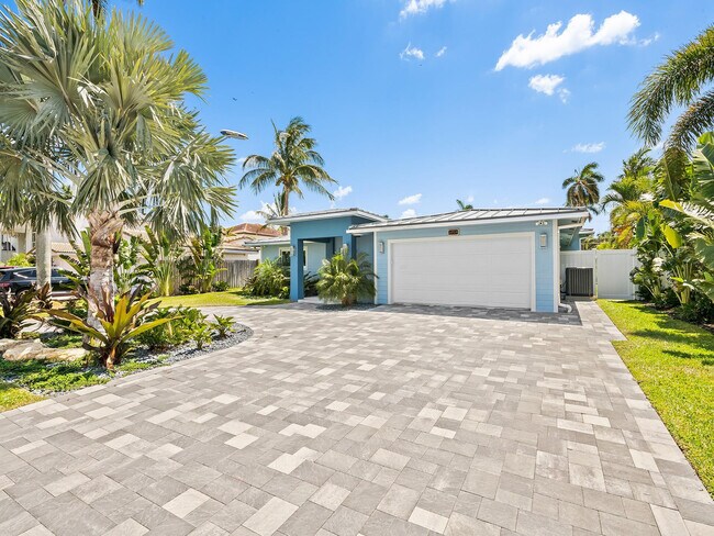 Building Photo - 2754 NE 31st Ct