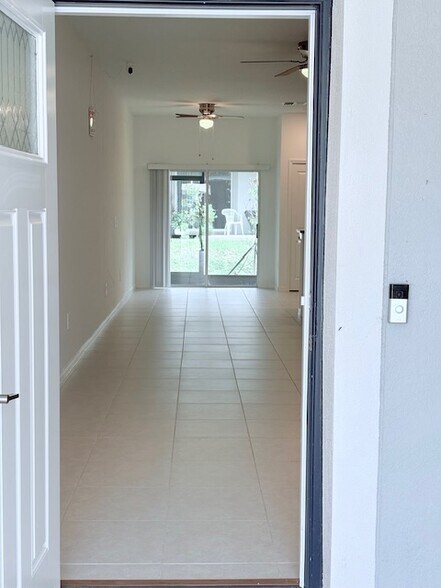 Building Photo - 10178 Honey Hammock Way