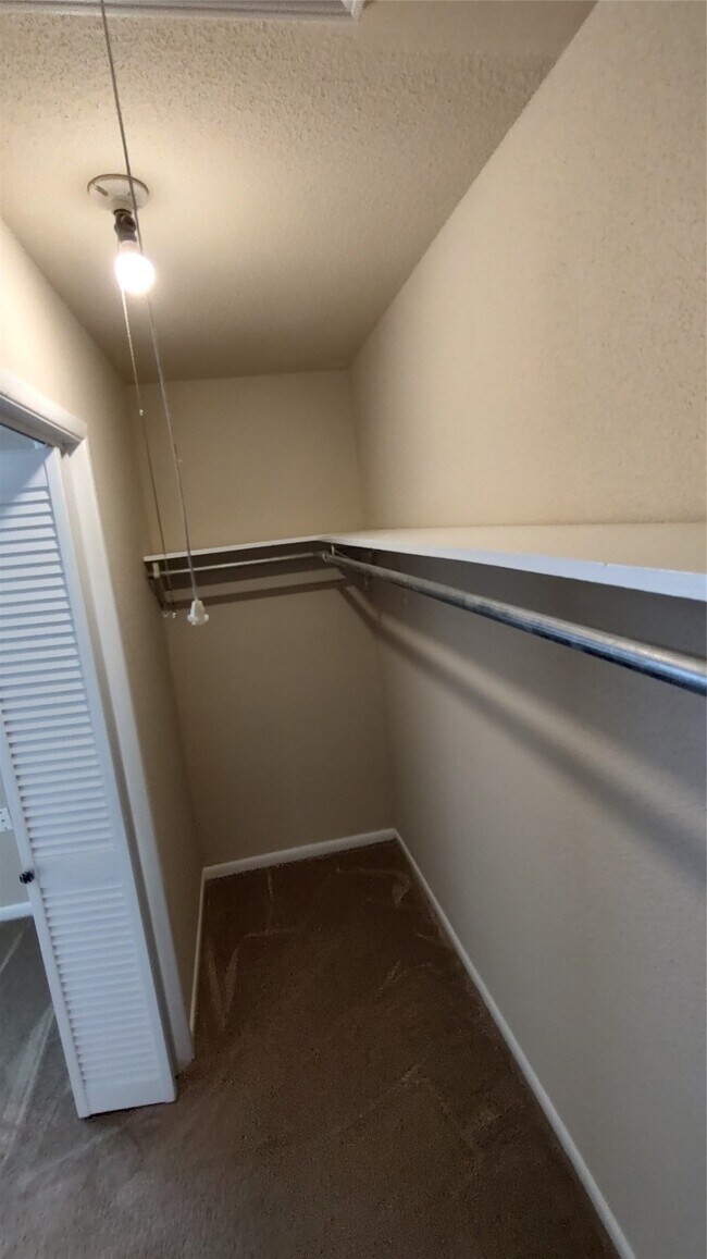 Building Photo - 4513 1/2 Bernardo De Galvez Ave