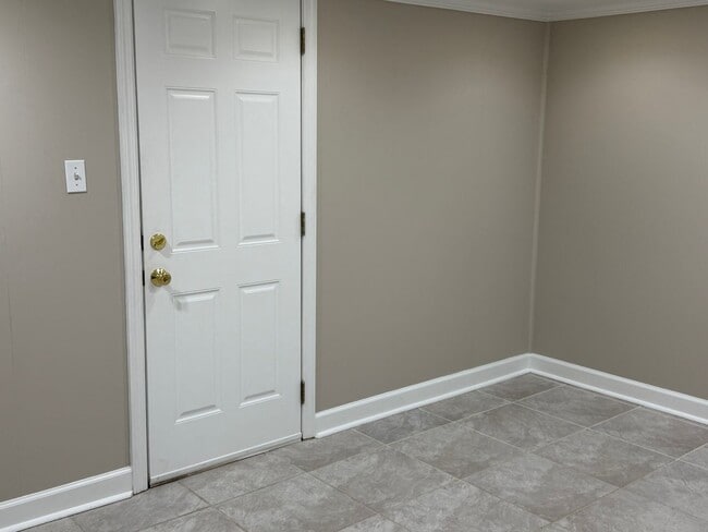 Building Photo - Stunning Home, Great Location, and More!