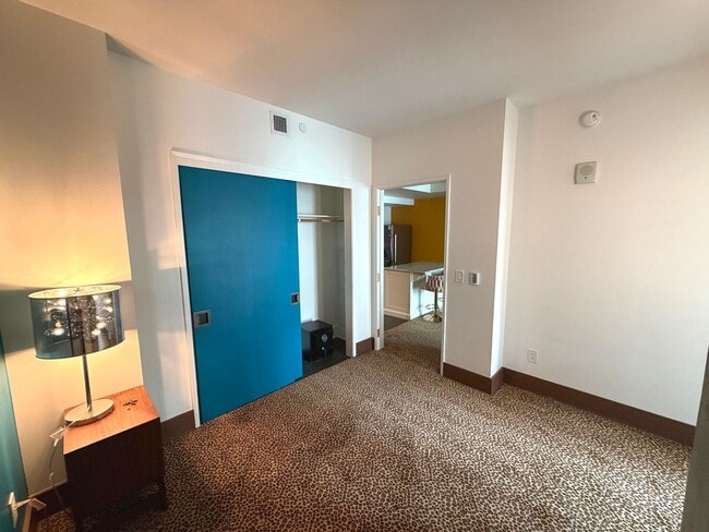 Building Photo - NEW CONSTRUCTION Funky 600sf 1BR/1BA Mid-Market AVAILABLE NOW