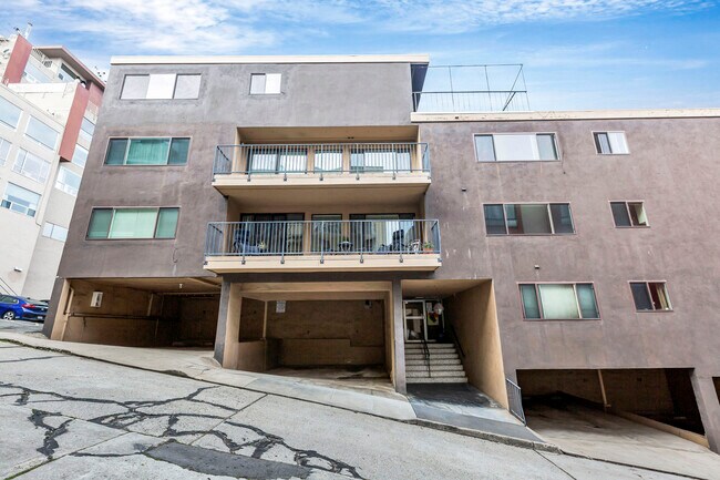 Building Photo - 10 Glendale