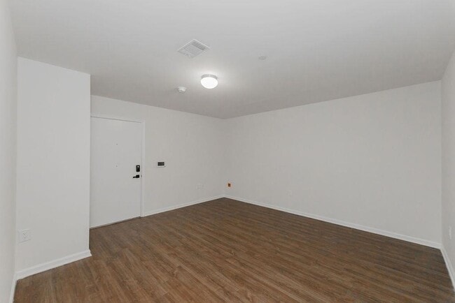Building Photo - 162-170 S Orange Ave