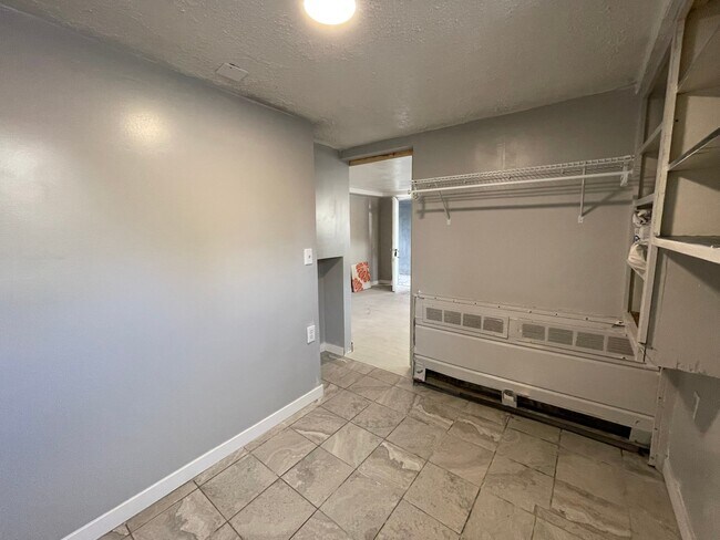 Building Photo - 338 N 100 W St