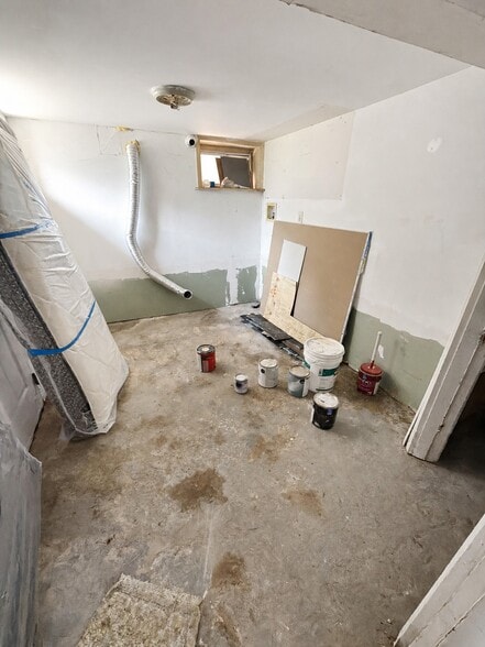 Basement Laundry Room - 308 7th Ave W