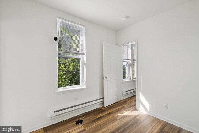 Building Photo - 4447 N 19th St