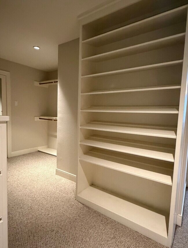 Building Photo - 3752 Rice Boulevard