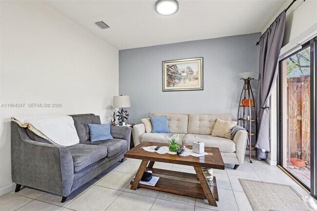 Building Photo - 11746 SW 151 Ave