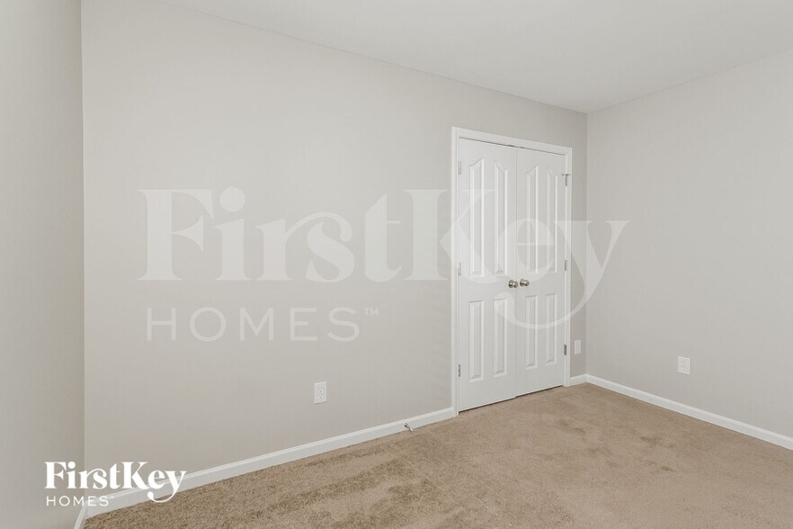 Building Photo - 4506 Esmeralda Drive