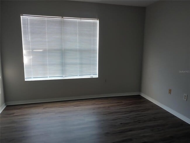 Building Photo - 1969 Summer Club Dr