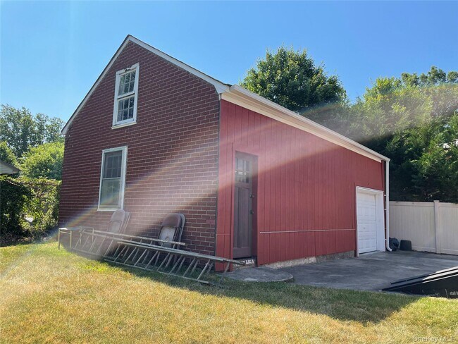 Building Photo - 10 Bowne St