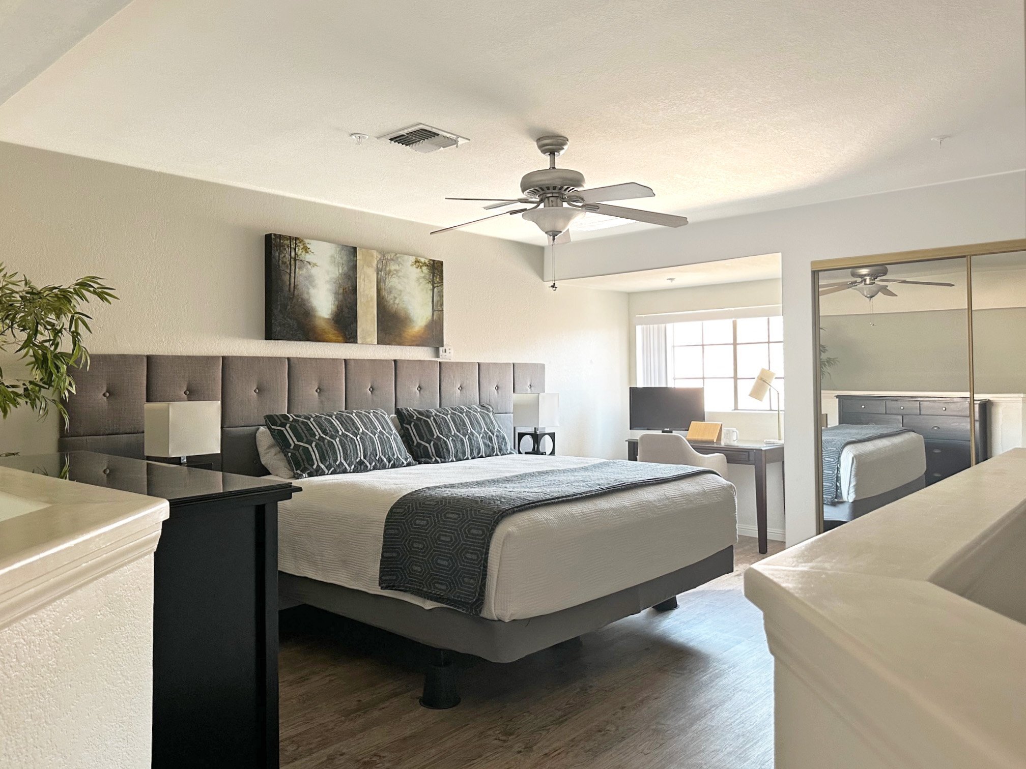 Building Photo - 1211 N Miller Rd