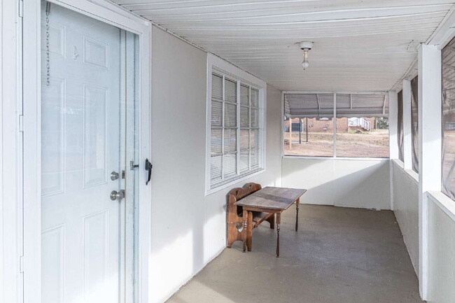 Building Photo - Newly Renovated Brick Ranch! Convenient Goldsboro location close to US Hwy 117/US Hwy 70!