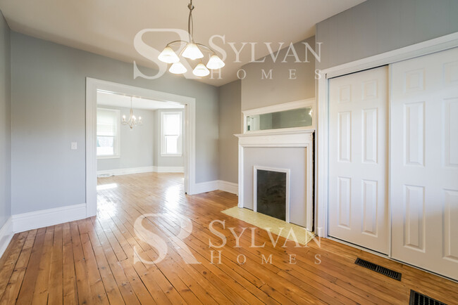 Building Photo - Beautiful 4BR 2BA Move in Ready Home!