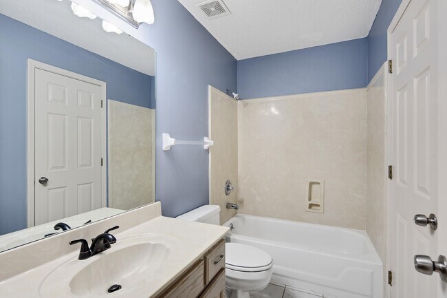 Building Photo - 979 Welbeck Cove