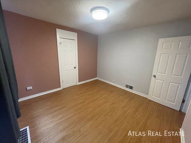 Building Photo - 2234 S Dexter St