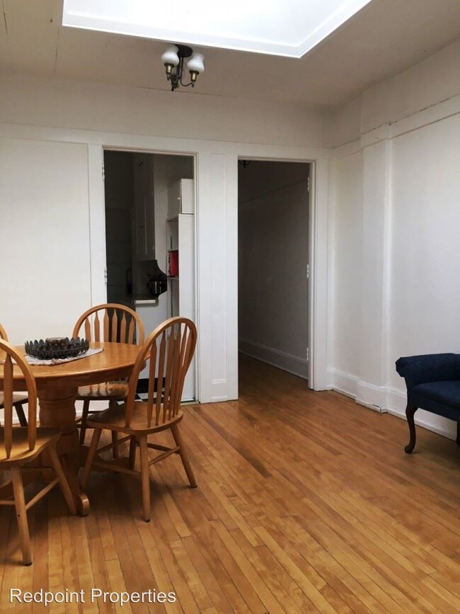 Building Photo - 715-719 Broadway N