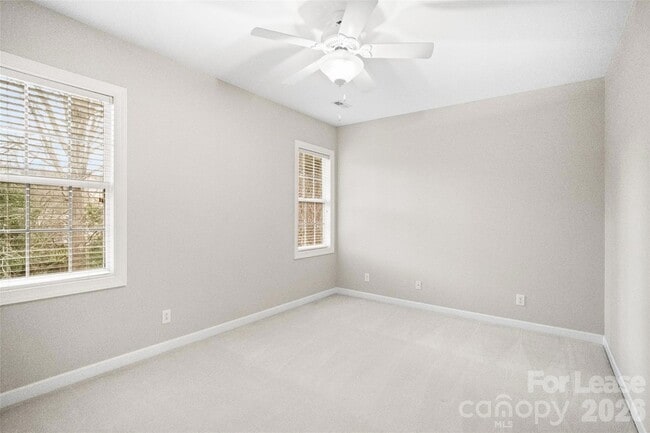 Building Photo - 704 Deercross Ln