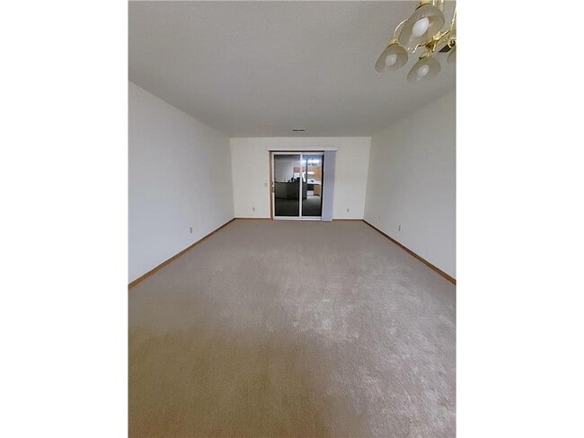 Building Photo - 855 Highview Dr