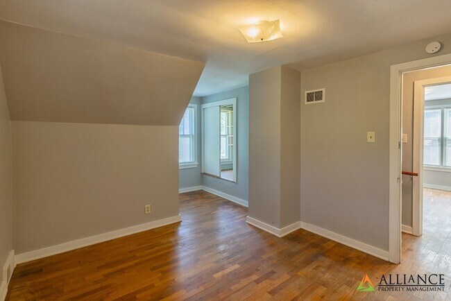 Building Photo - 1404 Legore Ln