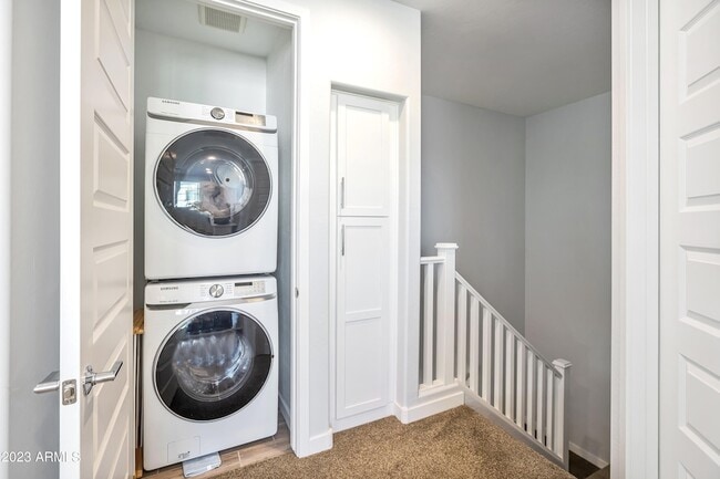 Building Photo - 4100 S Pinelake Way