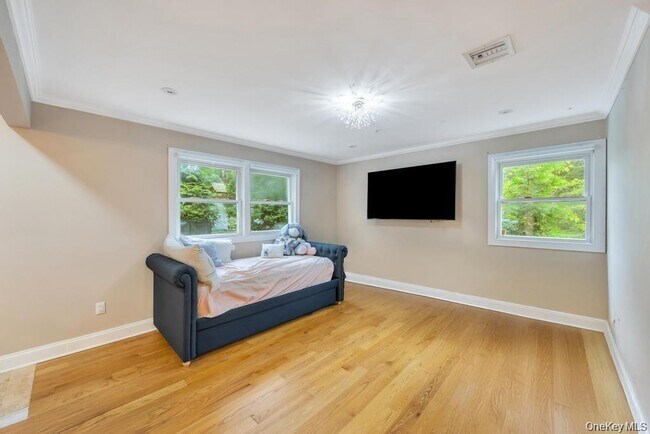 Building Photo - 4 2nd St