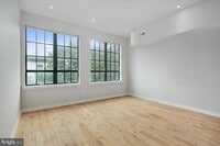 Building Photo - 412 S 13th St