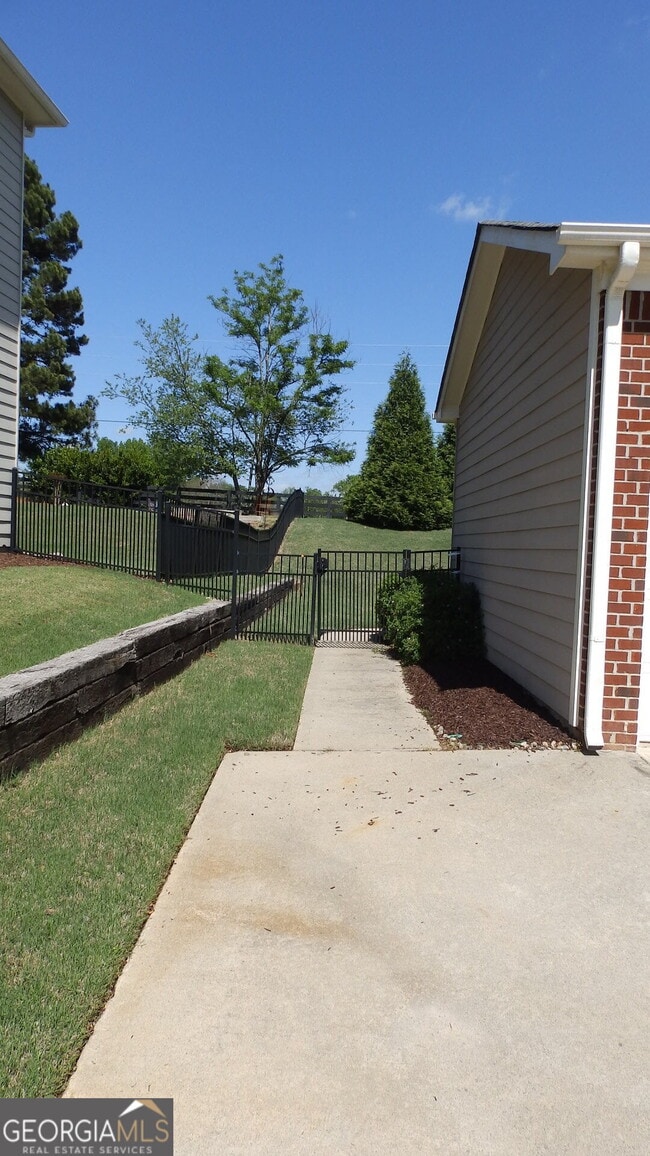 Building Photo - 4071 Copper Creek Way NE