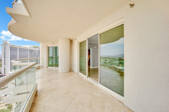 Building Photo - 2777 Paradise Rd