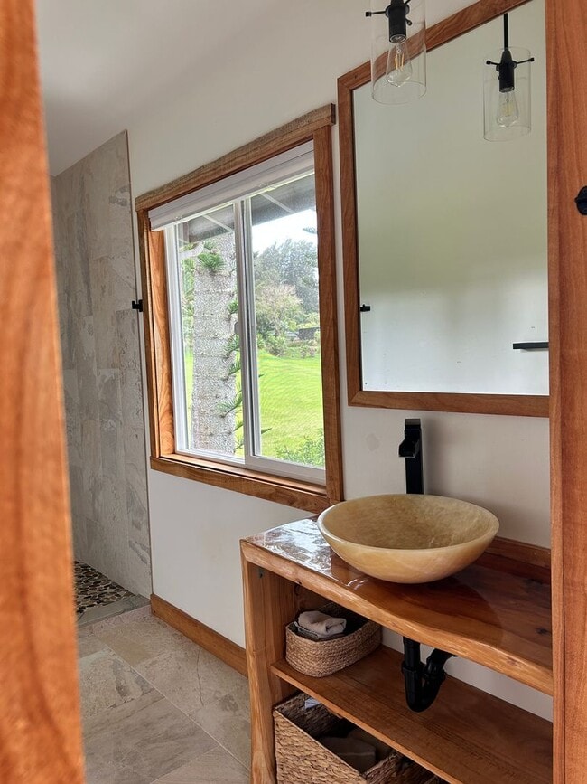 Building Photo - Furnished Luxury Ocean-View Studio | Hawi | Fiber + W/D