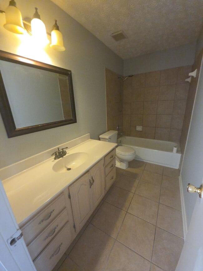 Building Photo - 7136 Breckenridge Dr