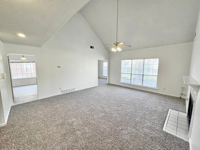Building Photo - 11230 Cashmere Wood Dr