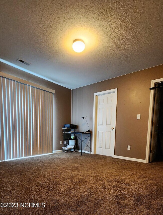 Building Photo - 108 Creeker Town Way