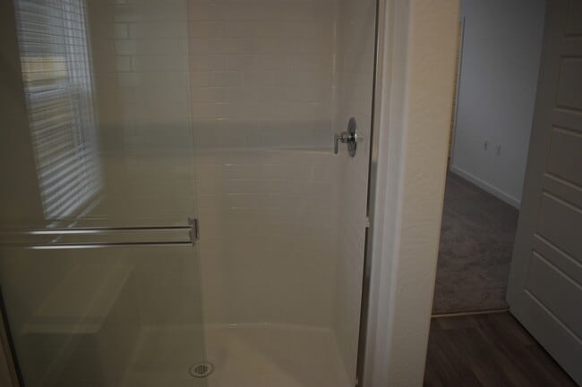 Building Photo - 4448 N San Miguel Ave