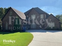 Building Photo - 606 Park Lake Cir