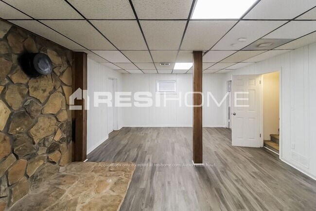 Building Photo - 30 Allison Court