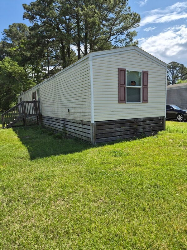 Building Photo - 185 Lakeside Ln