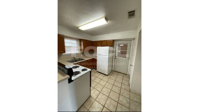 Building Photo - Cute 2-bedroom 1 bath, Centrally Located