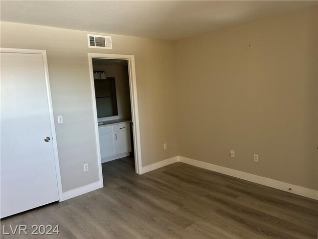 Building Photo - EXCELLENT SILVERADO RANCH CONDO IN INCREDI...