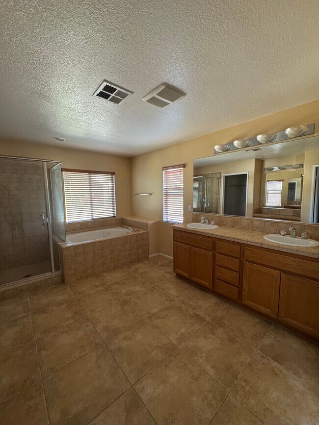 Building Photo - MOVE-IN SPECIAL!! Welcome to Your New Home...