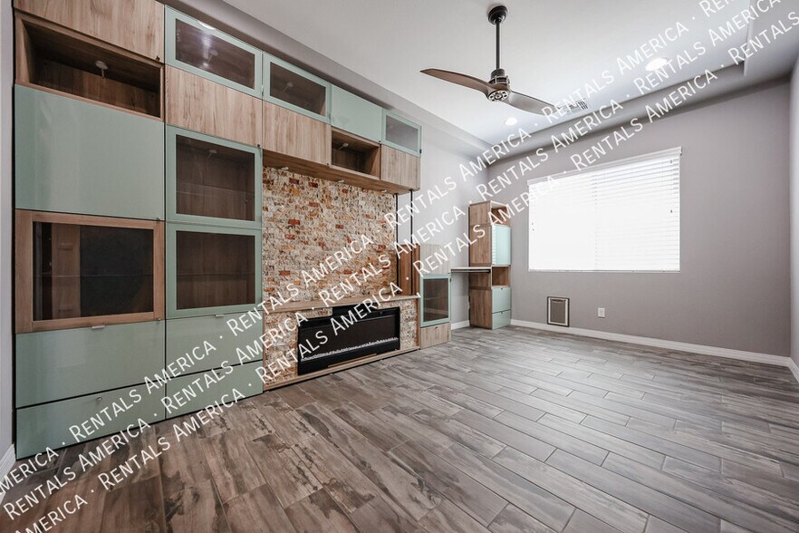 Building Photo - 5833 S Wilson Way